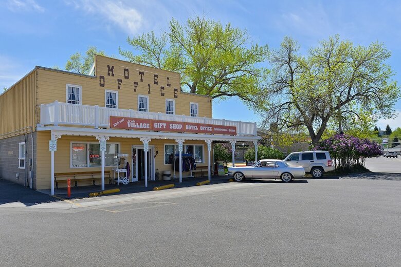 Hotel Buffalo Bill Cabin Village