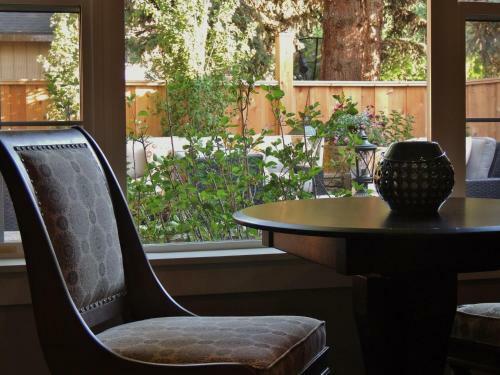 Posada Huffhouse Inn And Cabins