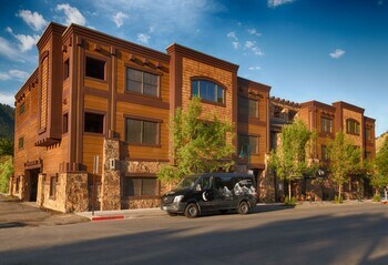 Hotel The White Buffalo Club