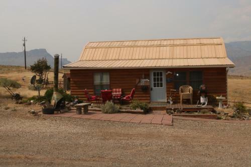 Wapiti Mountain Cabin