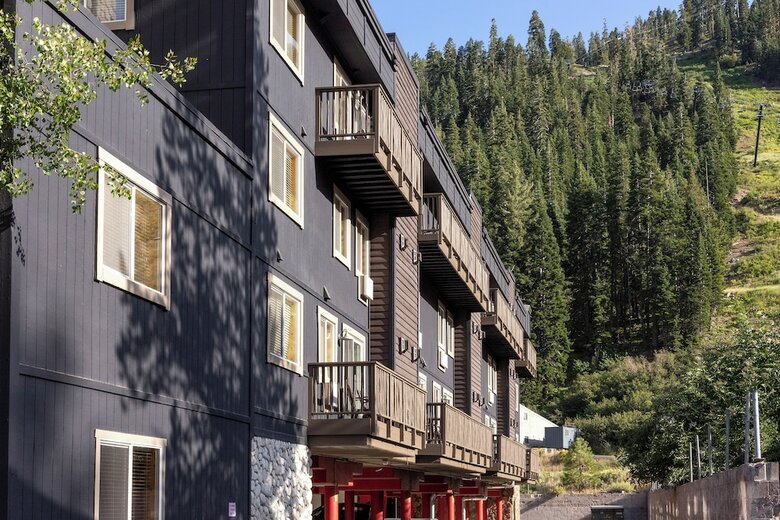 Red Wolf Lodge At Squaw Valley