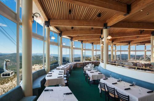 Hotel Village At Squaw Valley
