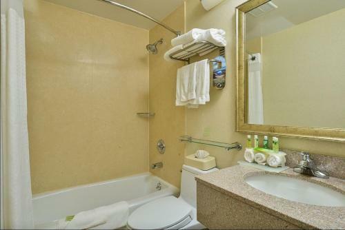 Hotel Holiday Inn Express Staten Island West