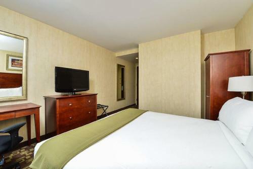 Hotel Holiday Inn Express Staten Island West