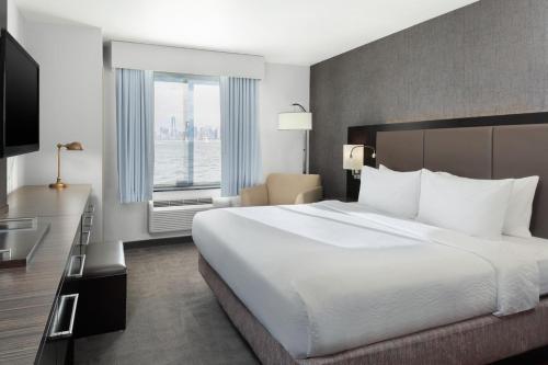 Holiday Inn Hotels Staten Island