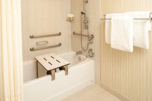 Hotel Doubletree Suites By Hilton Seattle Airport/southcenter