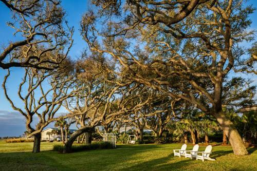 Beachview Club Hotel