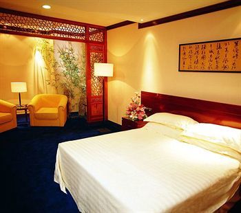 Hotel Poly Plaza