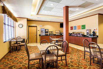 Hotel Comfort Inn & Suites