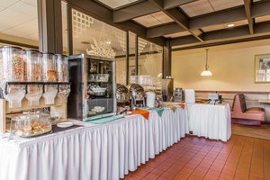 Hotel Rodeway Inn & Suites