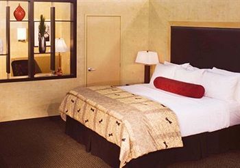Cambria Hotel & Suites