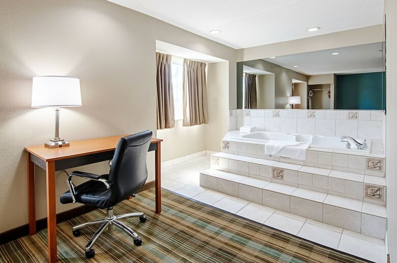Hotel Quality Inn & Suites