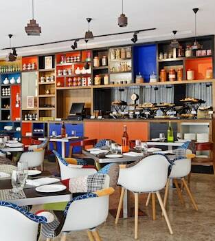 Hotel Zone By The Park Coimbatore