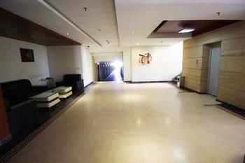 Hotel Oyo Premium Sola Sg Highway
