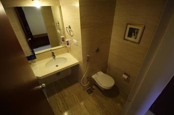 Hotel Oyo Premium Sola Sg Highway