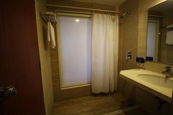 Hotel Oyo Premium Sola Sg Highway