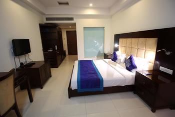 Hotel Oyo Premium Sola Sg Highway