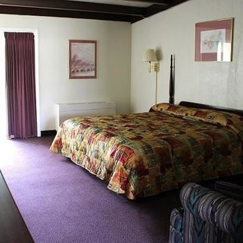 Motel Hometown Inn Staunton