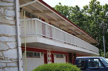 Motel Hometown Inn Staunton
