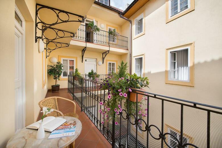 Constans Hotel