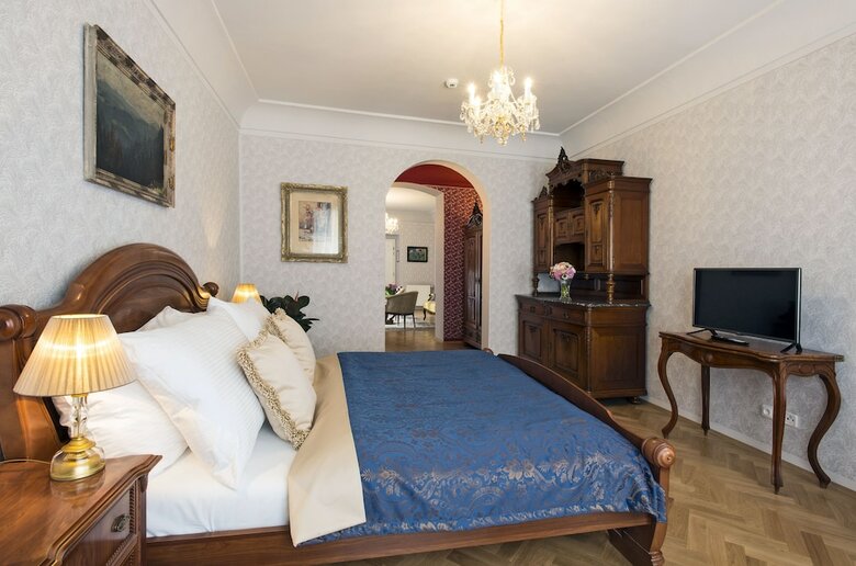 Constans Hotel