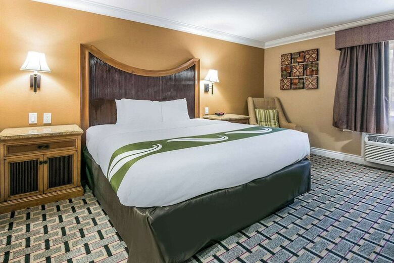 Hotel Days Inn & Suites/college Park/atlanta