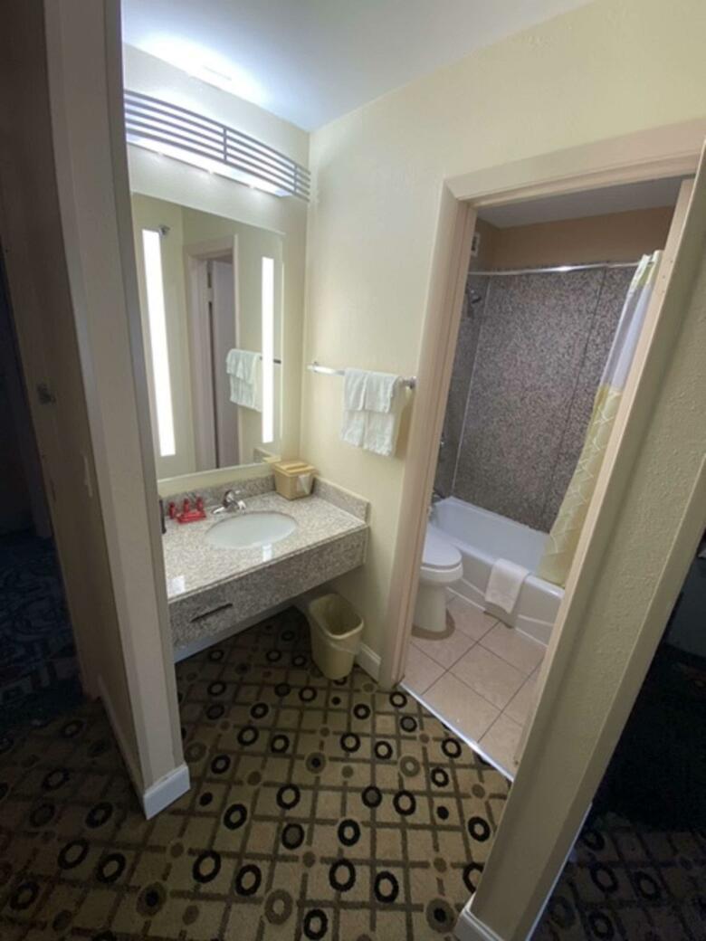 Hotel Days Inn & Suites/college Park/atlanta