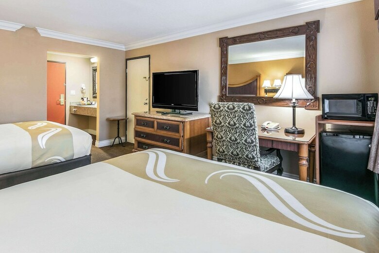 Hotel Days Inn & Suites/college Park/atlanta