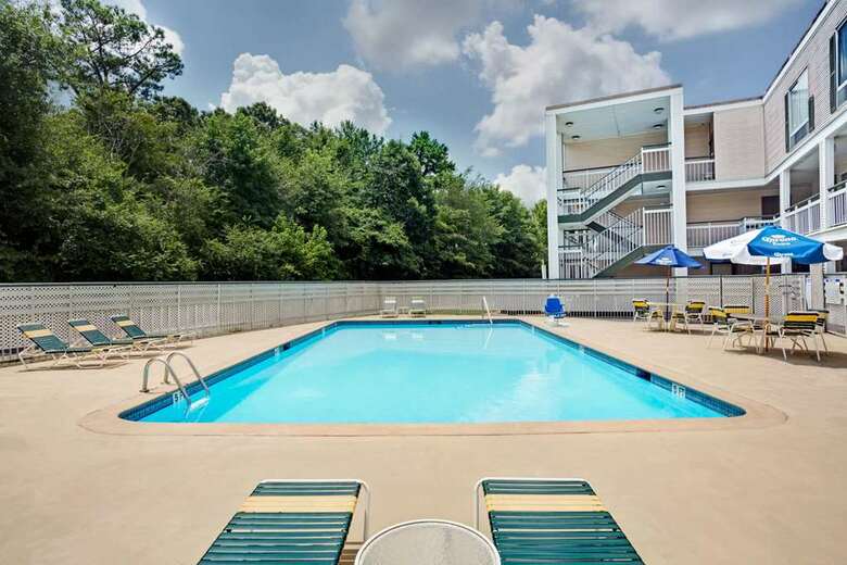 Hotel Days Inn & Suites/college Park/atlanta