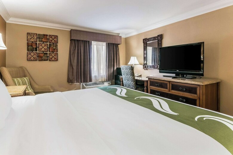 Hotel Days Inn & Suites/college Park/atlanta