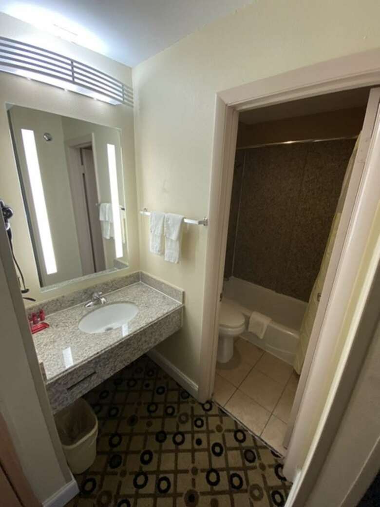 Hotel Days Inn & Suites/college Park/atlanta