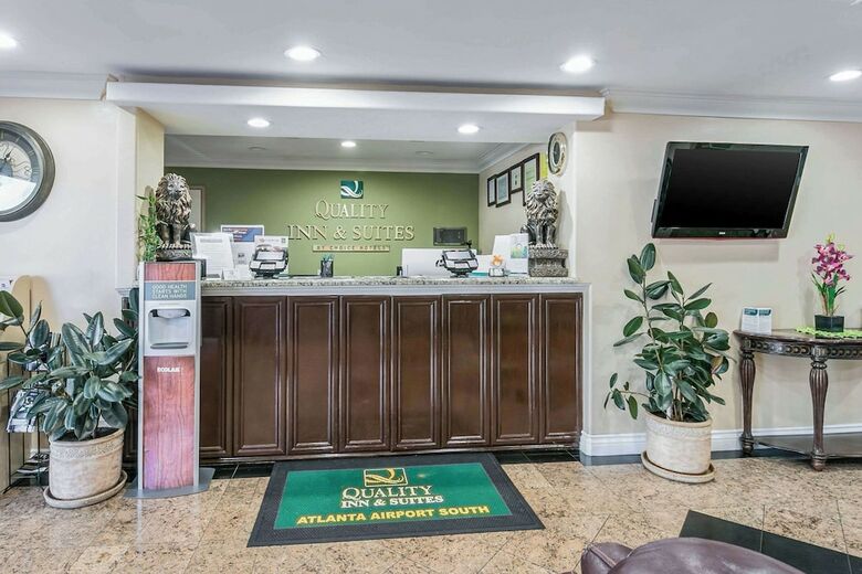 Hotel Days Inn & Suites/college Park/atlanta
