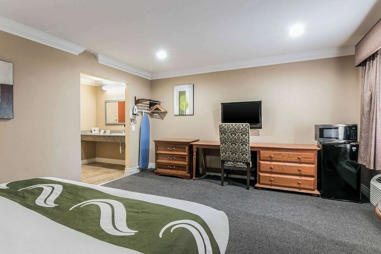 Hotel Days Inn & Suites/college Park/atlanta