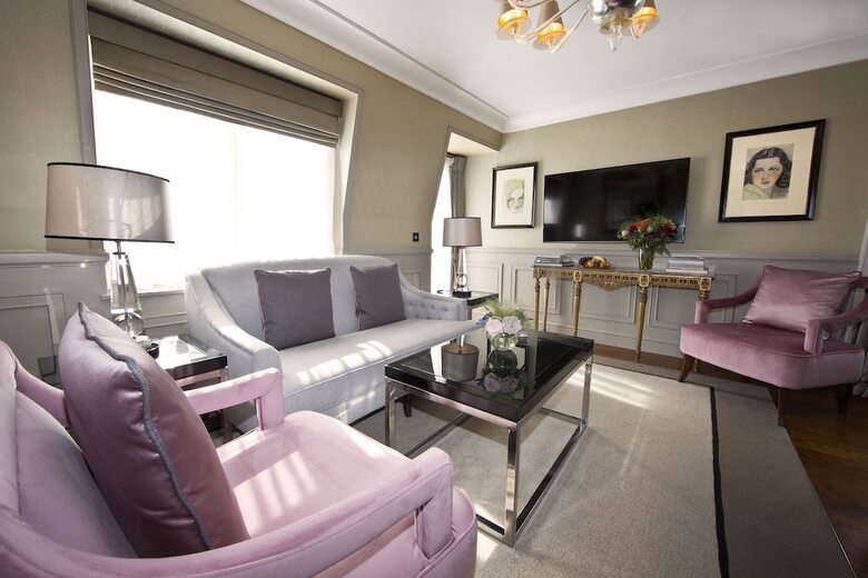 St James Hotel & Club