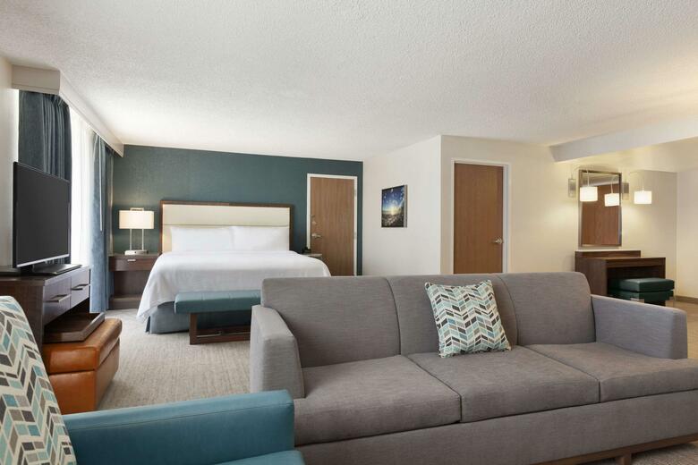 Hotel Embassy Suites