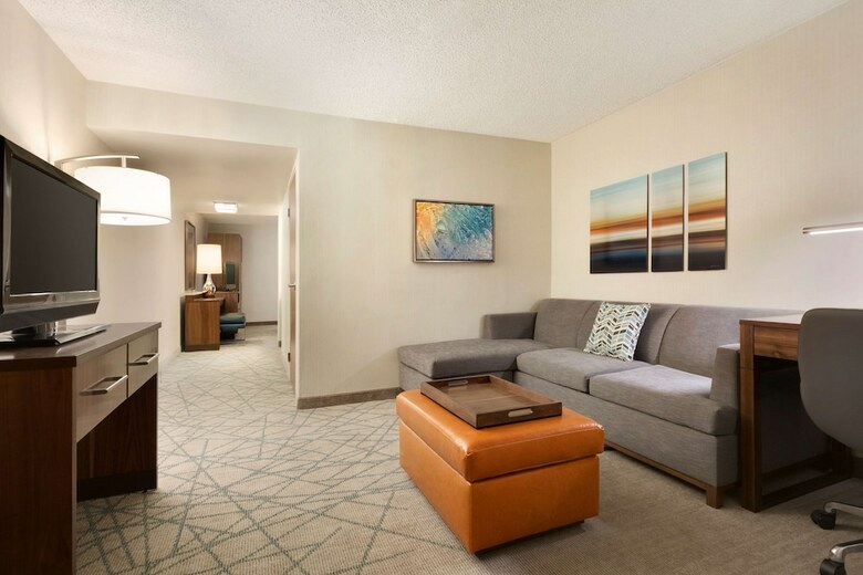 Hotel Embassy Suites