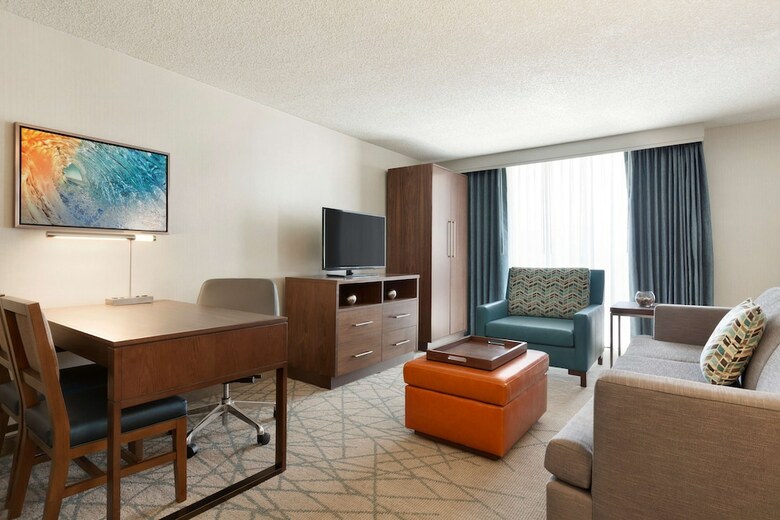 Hotel Embassy Suites
