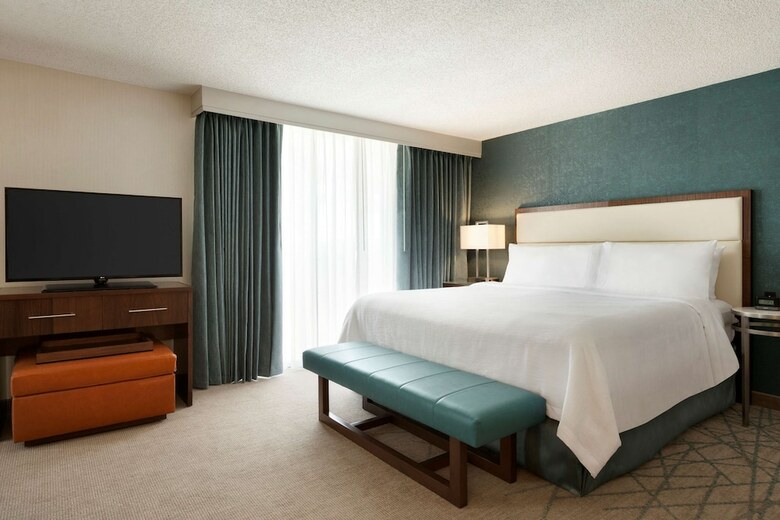 Hotel Embassy Suites