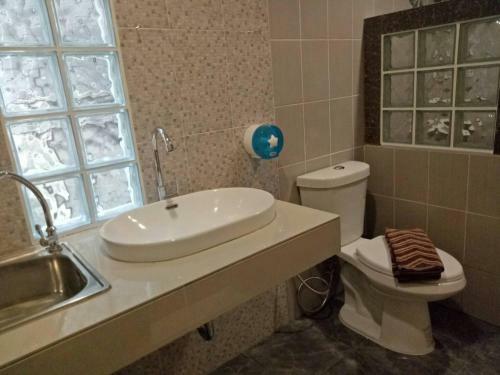 Hostal Little Guest House Hotel