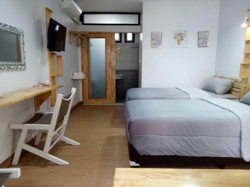 Hostal Little Guest House Hotel