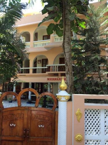 Hotel Maharaju Palace