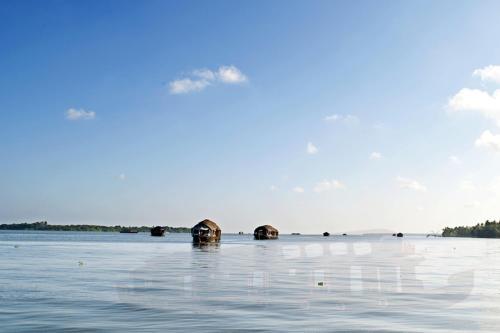 Kumarakom Heritage Houseboats