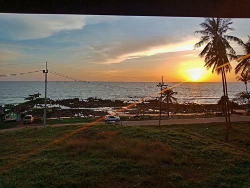 The Sea @ Lanta Hotel
