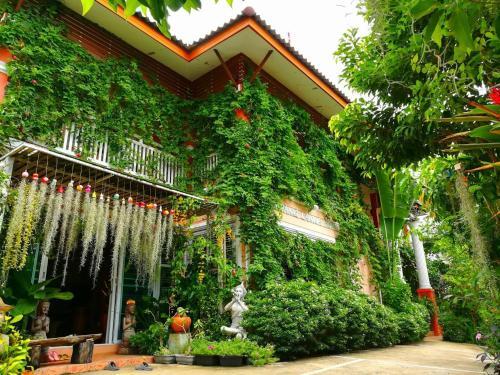 Bed & Breakfast Lampang Lanna Home