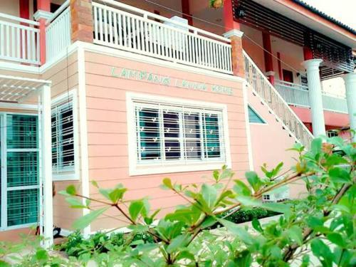 Bed & Breakfast Lampang Lanna Home
