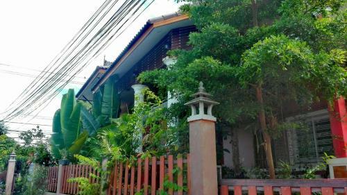 Bed & Breakfast Lampang Lanna Home