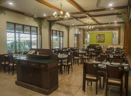 Hotel Zaras Resort Khandala