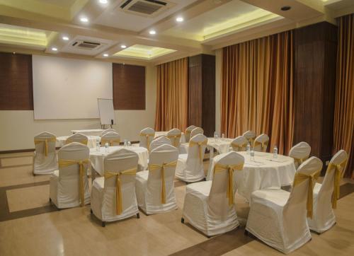 Hotel Zaras Resort Khandala
