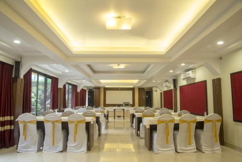 Hotel Zaras Resort Khandala