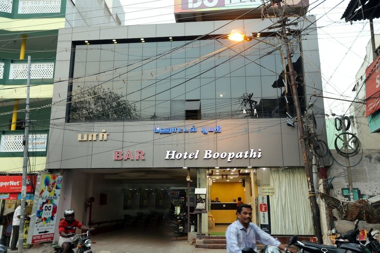 Oyo 37750 Hotel Boopathi International